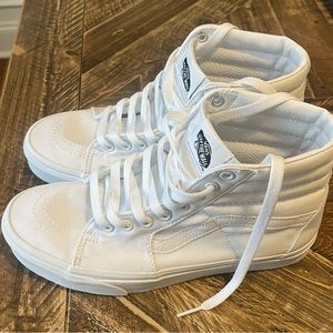 White Vans sk8-hi canvas